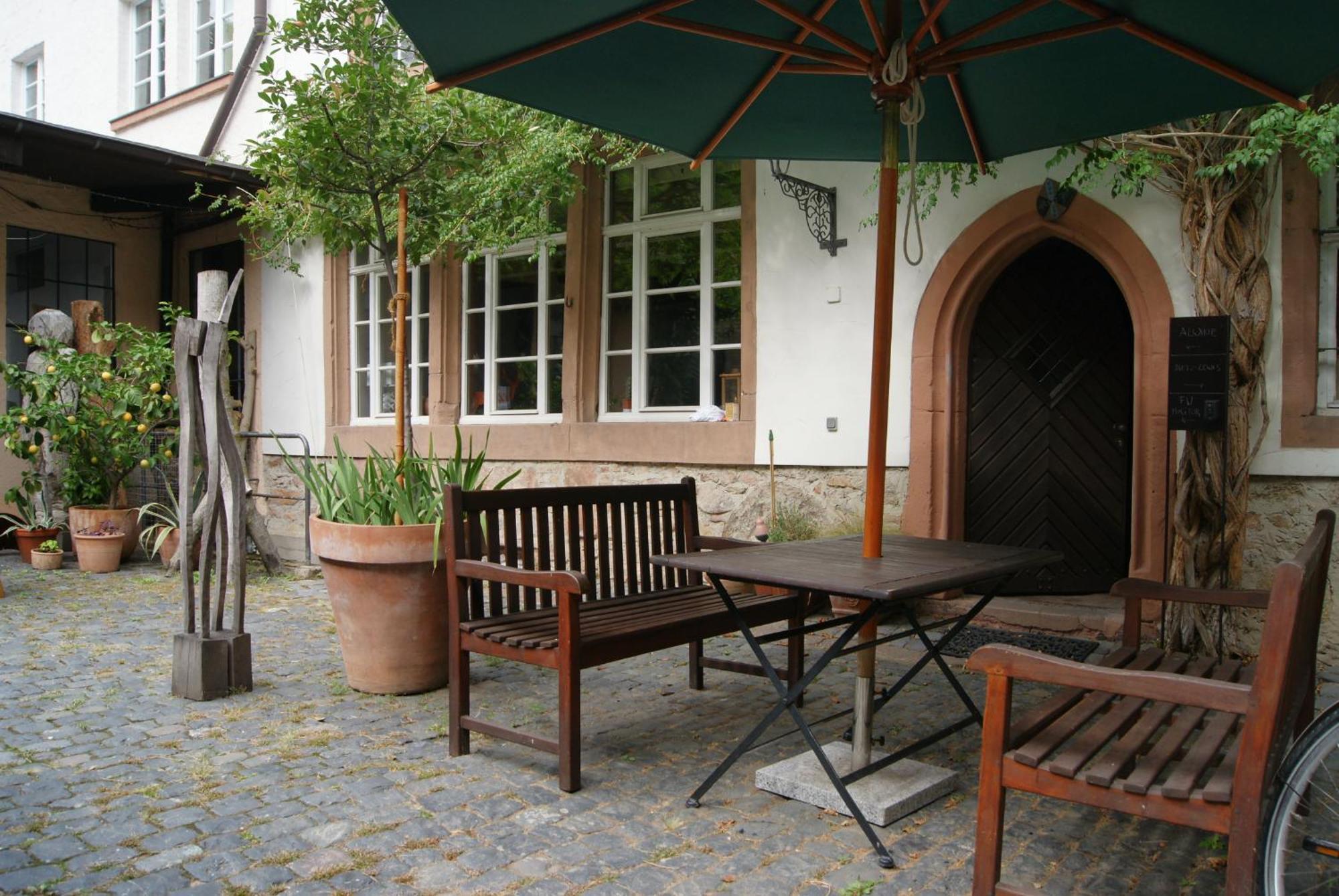 Historischer Adelshof Am Marktplatz, Atelier 70 M² Weinheim Exteriör bild